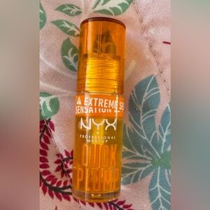 NYX Duck Plump Clearly Spicy Lip Gloss - Bold Orange